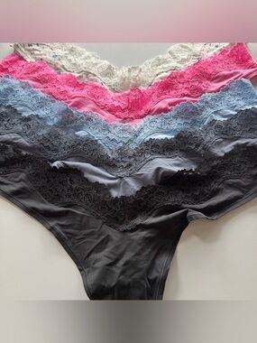 SKIMS Fits Everybody Lace Dipped Thongs 5-Pack